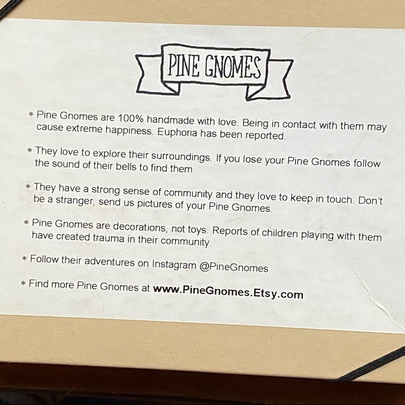 Box of 5 Pine Gnomes never opened Handcrafted collectible Felt hats w tiny bells - Picture 3 of 6